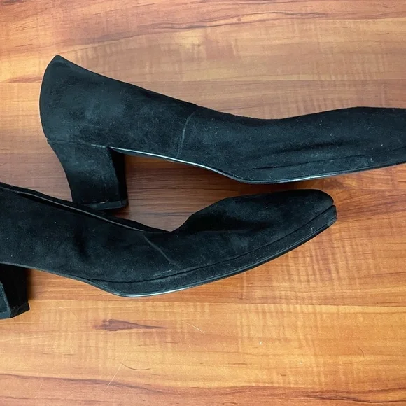 Black Heels - Picture 4 of 5